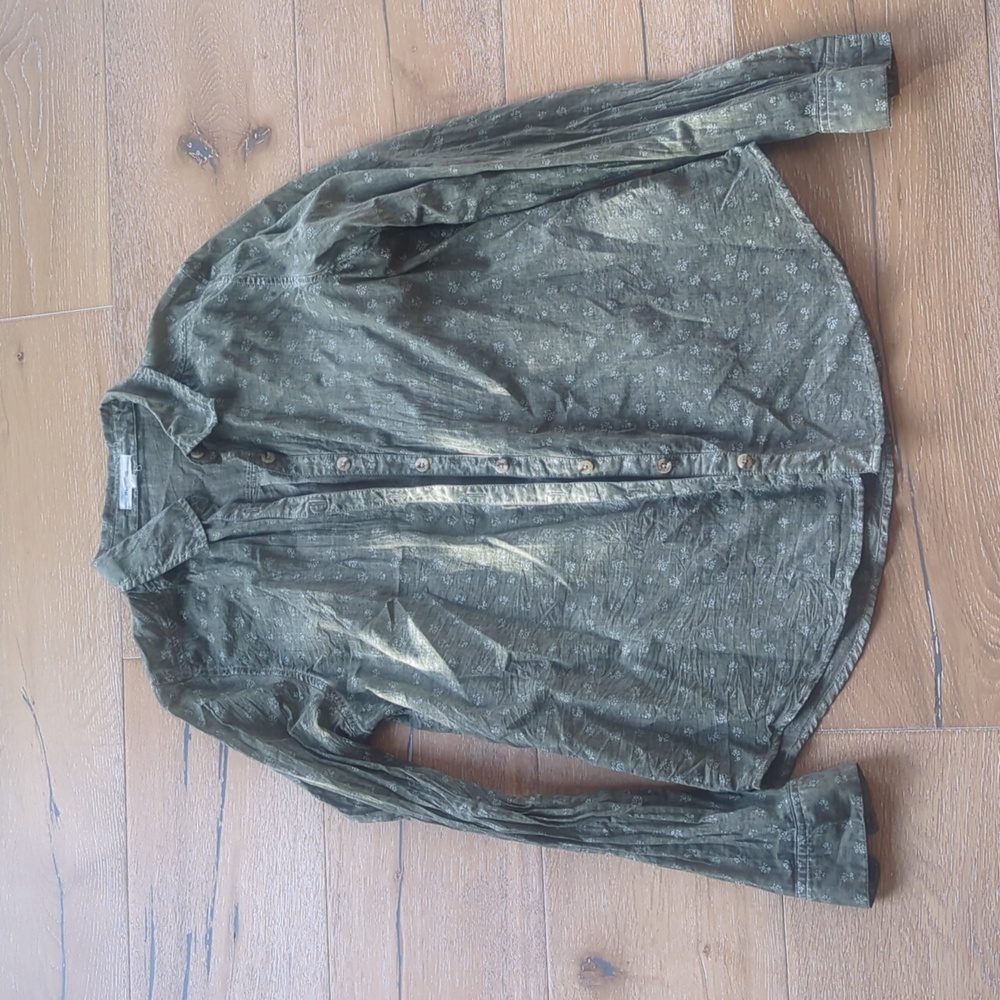 NWOT blouse by Maurices